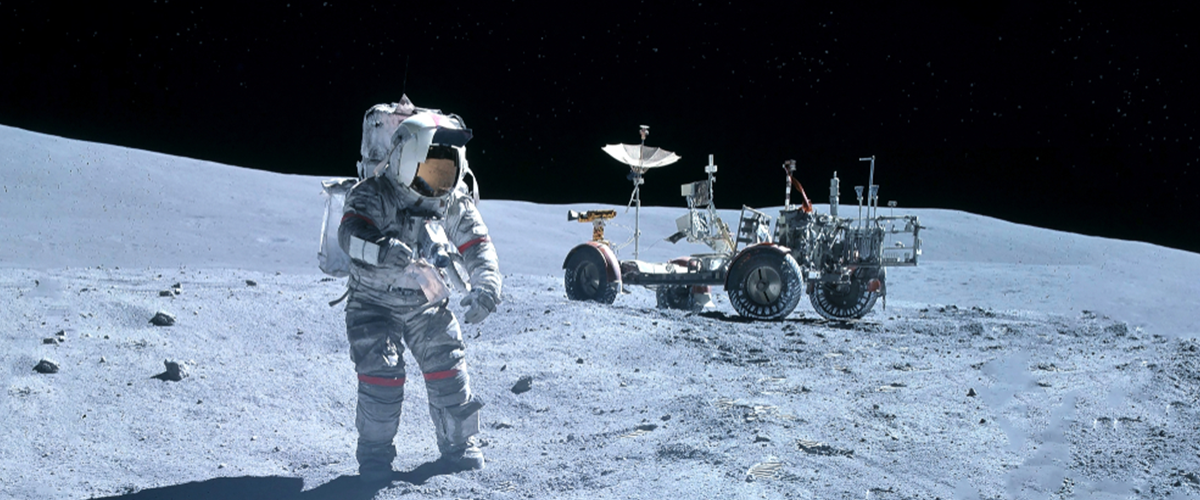 https://b-com.com/sites/default/files/styles/1200xn/public/2022-11/astronauts_living_on_moon.png?itok=yPQzW5Uc